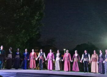 Το τμήμα παραστάσεων του Ποντιακού Πολιτιστικού Συλλόγου Καλλιθέας Συκεών στο 1ο Διαδημοτικό Χορευτικό Φεστιβάλ της Περιφερειακής Ενότητας Θεσσαλονίκης, στο Ελαιόρεμα Πυλαίας (φωτ.: facebook.com/PontiakosSyllogosKallitheasSykeon)