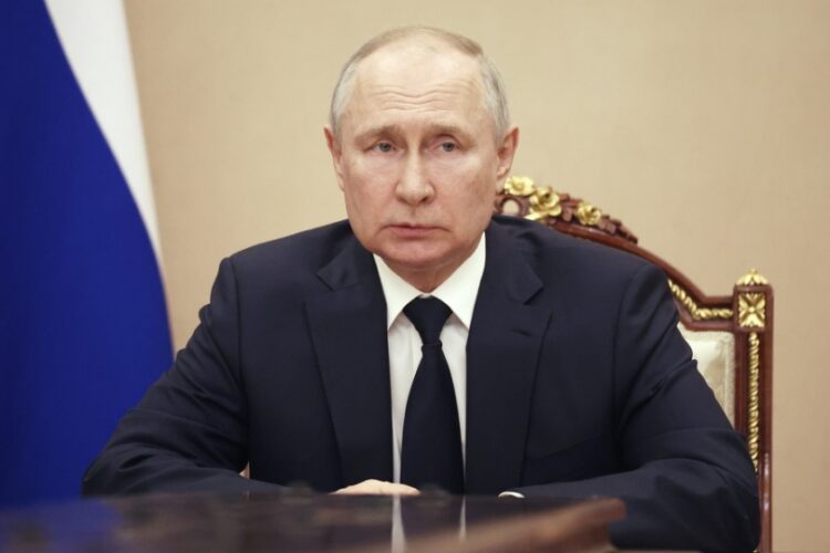 O Ρώσος πρόεδρος Βλαντίμιρ Πούτιν σε σύσκεψη στο Κρεμλίνο (φωτ.: EPA/Valeriy Sharifulin/Sputnik/Kremlin)