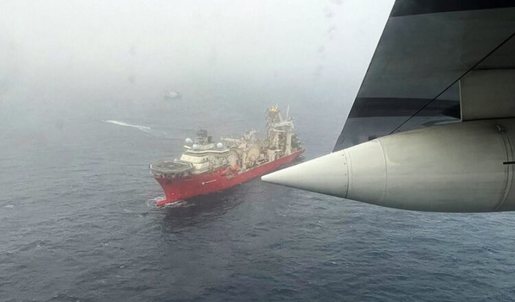 Το σκάφος ερευνών «Deep Energy» από τις Μπαχάμες συμμετέχει στην έρευνα για το χαμένο υποβρύχιο, στη θάλασσα της Βοστόνης (φωτ.: ΕΡΑ/Αμερικανική Ακτοφυλακή)