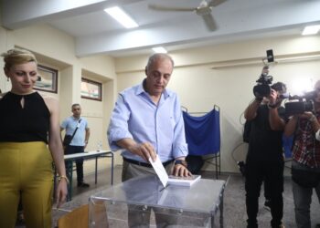 Ο Κυριάκος Βελόπουλος ψήφισε στη Θεσσαλονίκη (φωτ.: EUROKINISSI/Ραφαήλ Γεωργιάδης)