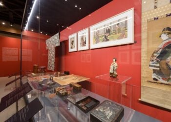 Άποψη από το εσωτερικό του Μουσείου Μετάξης με τα εκθέματα από το Μουσείο Ασιατικής Τέχνης Κέρκυρας (φωτ.: ΑΠΕ-ΜΠΕ)