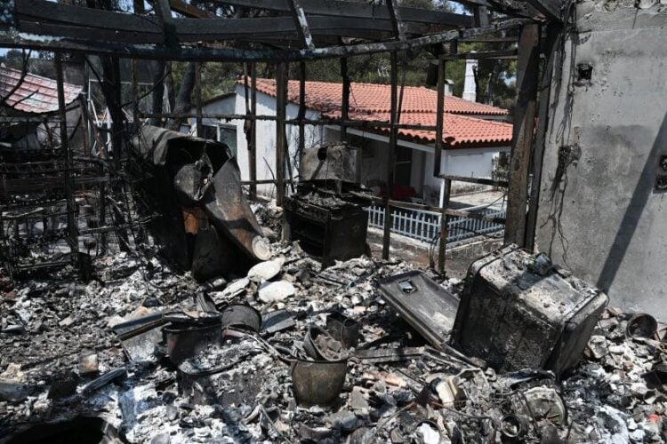 Καταστροφές στην περιοχή της Αγίας Σωτήρας στα Δερβενοχώρια από την πυρκαγιά (φωτ.: Τατιάνα Μπόλαρη/ EUROKINISSI)