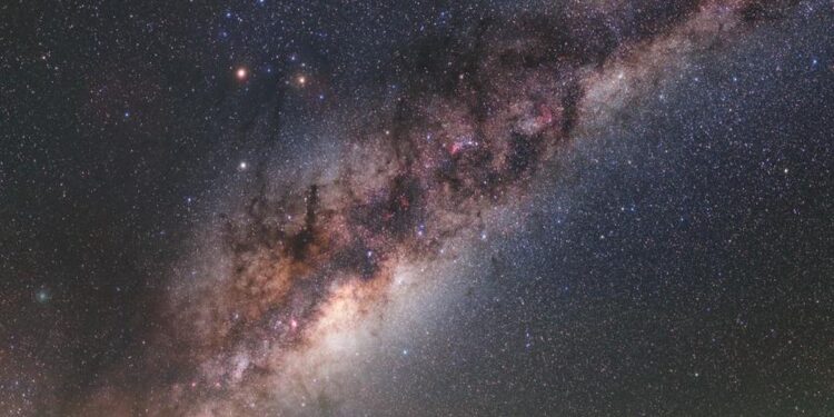 Φωτ: Το κέντρο του γαλαξία μας, όπως φαίνεται από την έρημο Ατακάμα στη Χιλή (ESO/P.Horalek)