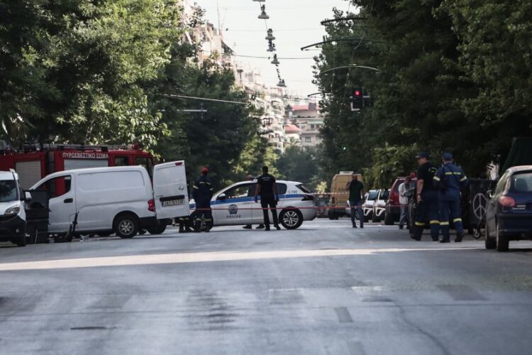 Εικόνα από την περιοχή όπου σημειώθηκε έκρηξη στην Αθήνα (φωτ.:
Κώστας Τζούμας/ EUROKINISSI)
