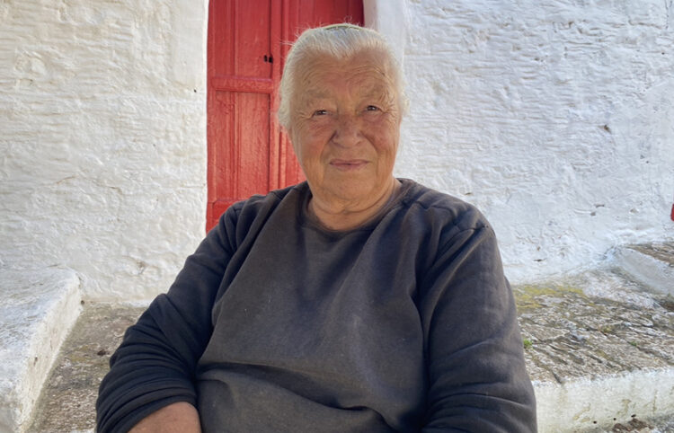 Η 73χρονη Σταματία Αναστάση από τη Χάλκη (φωτ.: ΑΠΕ-ΜΠΕ)