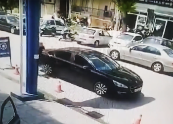 Καρέ από το βίντεο της κάμερας κλειστού κυκλώματος του βενζινάδικου (πηγή: Glomex)