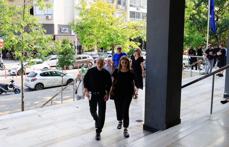 Οι γονείς του Αλκή Καμπανού, Μελίντα Κακουλίδου και Αριστείδης Καμπανός προσέρχονται στο Μικτό Ορκωτό Δικαστήριο Θεσσαλονίκης (φωτ.: ΑΠΕ-ΜΠΕ / Αχιλλέας Χήρας)