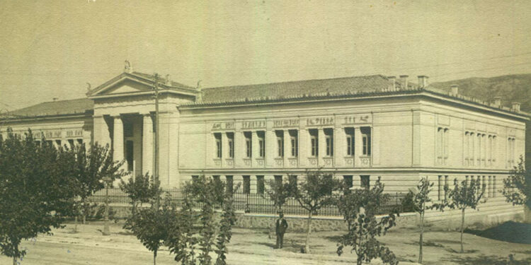Το κτήριο του νοσοκομείου το 1910 (φωτ.: hippocratio.gr)
