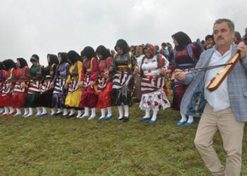 Χορός στο πανηγύρι στην Κατίρκαγια (φωτ.: kadirgayaylasi.com)