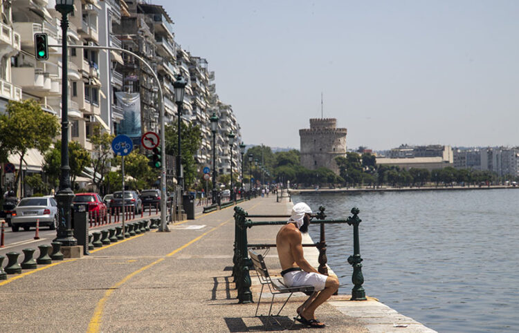 Καύσωνας στη Θεσσαλονίκη (φωτ,: ΜΟΤΙΟΝΤΕΑΜ / Βασίλης Βερβερίδης)