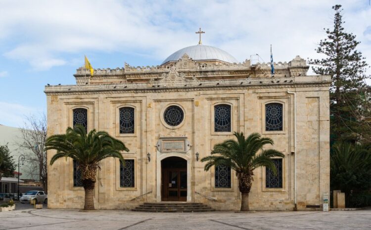 Η πρόσοψη του Ιερού Ναού του Αγίου Τίτου στο Ηράκλειο Κρήτης (φωτ.: el.wikipedia.org/wiki/Ναός_του_Αγίου_Τίτου)