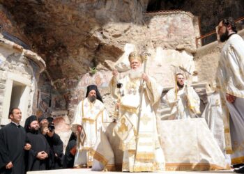 Ο Οικουμενικός Πατριάρχης Βαρθολομαίος σε παλιότερη θεία λειτουργία στην Παναγία Σουμελά (φωτ.: EUROKINISSI/Νίκος Μαγγίνας)