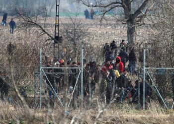 Παράτυποι μετανάστες στα ελληνικά σύνορα στον Έβρο (φωτ. αρχείου: ΜΟΤΙΟΝΤΕΑΜ/Βασίλης Βερβερίδης)