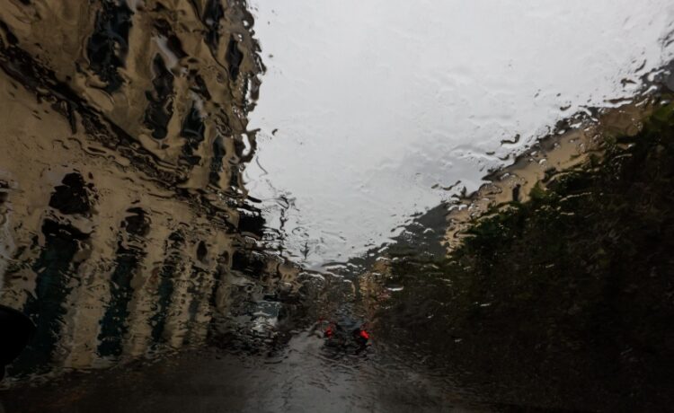 Καταιγίδα στην Κέρκυρα τον περασμένο Απρίλιο (φωτ.: EUROKINISSI/Γιώργος Κονταρίνης)