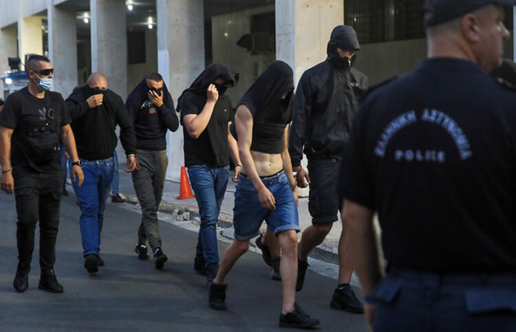 Μεταφορά των συλληφθέντων Κροατών από τα εγκληματολογικά εργαστήρια στη ΓΑΔΑ (φωτ.: EUROKINISSI / Γιάννης Παναγόπουλος)