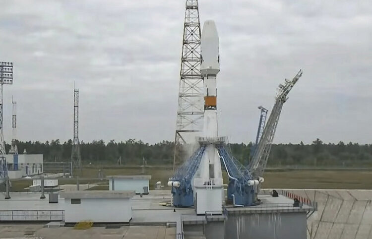 Στιγμιότυπο από την απογείωση του πυραύλου που μεταφέρει το Luna-25 (φωτ.: EPA / Roscosmos State Space Corporation)