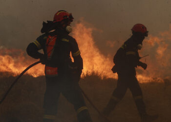 Πυρκαγιά στη Πάρνηθα (EUROKINISSI / Σωτήρης Δημτρόπουλος)