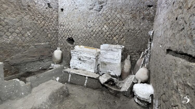 Τα ξύλινα ντουλάπια που βρέθηκαν στο δωμάτιο των σκλάβων (φωτ.: Υπουργείο Πολιτισμού της Ιταλίας)