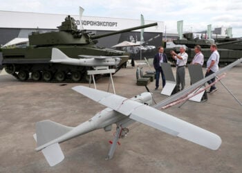 Ρωσικά drone Orlan-10 E στο διεθνές φόρουμ «Army-2023» (φωτ.: EPA / Yuri Kochetkov)