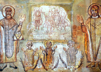 Τοιχογραφία του 6ου αι. μ.Χ. από κοπτική αιγυπτιακή εκκλησία (ανασκαφές Wadi Sarga· σήμερα στο Βρετανικό Μουσείο του Λονδίνου). Στο κέντρο απεικονίζονται οι τρεις παίδες εν καμίνω (Ανανίας, Αζαρίας και Μισαήλ). Σε μεγαλύτερη κλίμακα οι Άγιοι Κοσμάς και Δαμιανός, και ανάμεσα οι αδελφοί τους Άνθιμος, Λεόντιος και Ευπρέπιος (φωτ.: Osama Shukir Muhammed Amin / commons.wikimedia.org)
