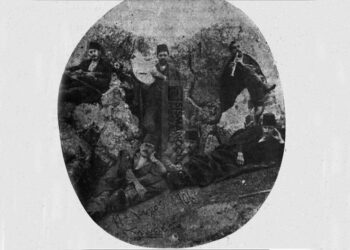Οργανοπαίκτες των Κοτυώρων με παραθεριστές στο Τσάμπασι, τον Ιούλιο του 1906 (πηγή: «Από τη ζωή του Πόντου: Λαογραφικά Κοτυώρων», του Ξενοφώντα Άκογλου)