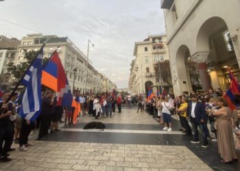 Πλήθος κόσμου διαμαρτυρήθηκε για τη στρατιωτική επιχείρηση του Αζερμπαϊτζάν στο Αρτσάχ (φωτ.: Άννα Μαρία Αλεξανιάν)