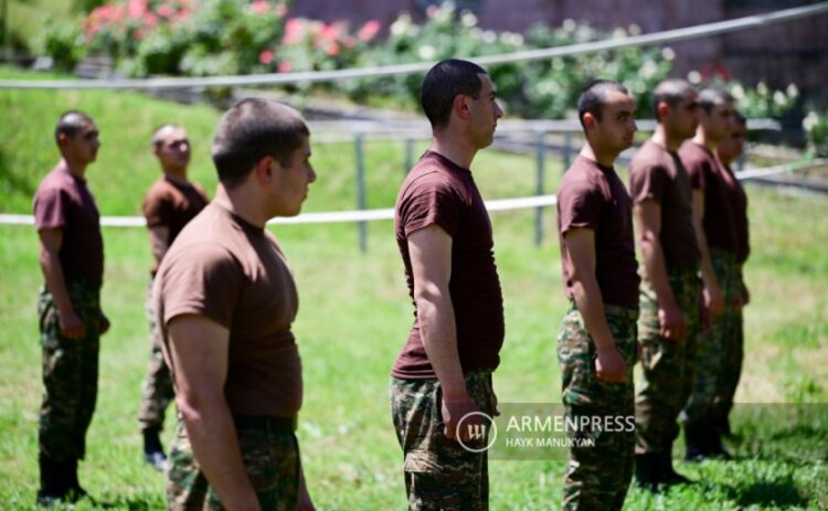 Αρμένιοι στρατιώτες στη διάρκεια ασκήσεων (φωτ.: armenpress.am)