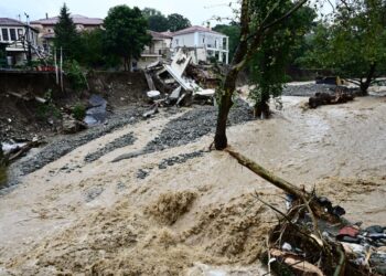 Ολοκληρωτικές καταστροφές στη Μαγνησία (φωτ.: EUROKINISSI/Αντώνης Νικολόπουλος )