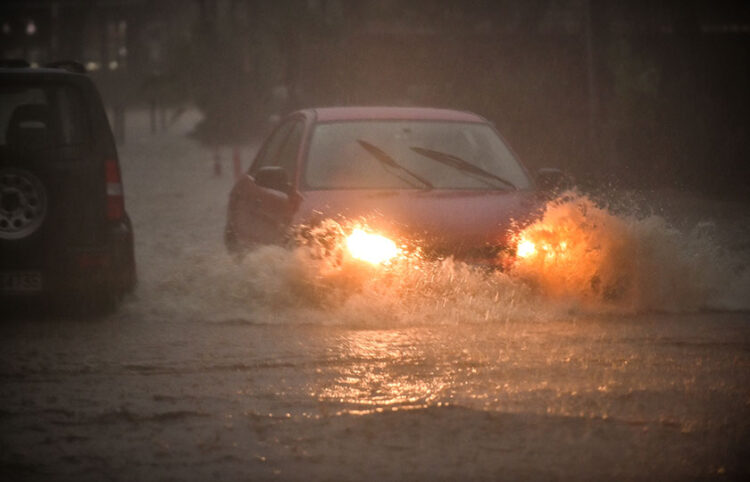 Πλημμυρισμένος δρόμος από την κακοκαιρία «Elias» (φωτ.: EUROKINISSI / Βασίλης Οικονόμου)