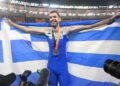 Ο Μίλτος Τεντόγλου με το χρυσό μετάλλιο στο παγκόσμιο πρωτάθλημα της Βουδαπέστης (φωτ.: EUROKINISSI/Αντώνης Νικολόπουλος)
