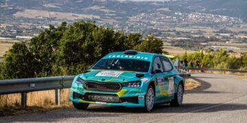 Το δίδυμο Τσολακίδης-Πολυζώης κέρδισε τον αγώνα με το Skoda Fabia RS Rally2 (φωτ.: facebook/Αυτοκινητιστικός Όμιλος Θεσσαλονίκης)