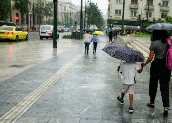 Βροχές αναμένονται σήμερα, Τετάρτη και στην Αθήνα (φωτ.: EUROKINISSI/Γιώργος Κονταρίνης)