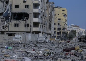 Περιοχή στη Γάζα που έχει καταστραφεί από τις ισραηλινές αεροπορικές επιδρομές (φωτ.: EPA/Mohammed Saber)