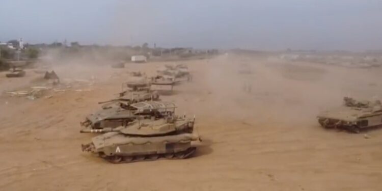 Άρματα του ισραηλινού στρατού σε θέσεις μάχης (φωτ.: twitter.com/IDF)