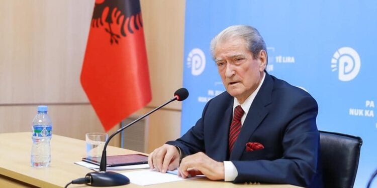 Ο πρώην πρωθυπουργός της Αλβανίας Σαλί Μπερίσα (φωτ.: facebook.com/SaliBerisha)