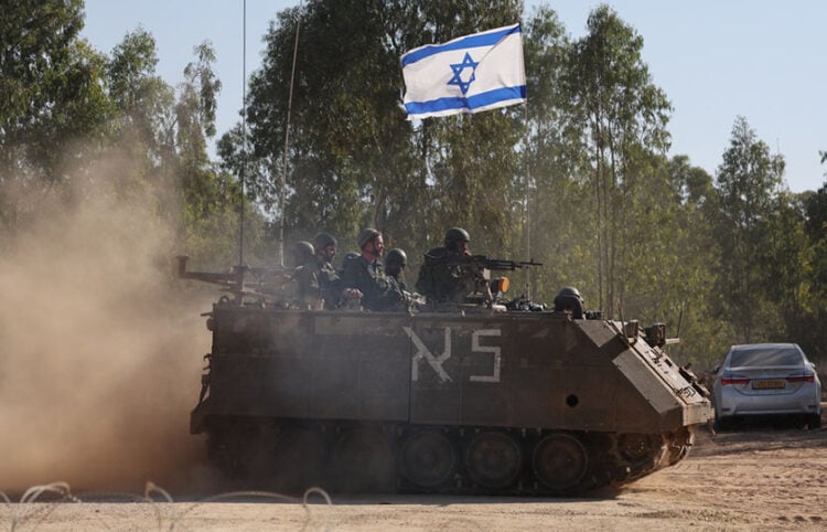 Ισραηλινοί στρατιώτες σε περιπολία στα σύνορα με τη Γάζα (φωτ.: EPA / Abir Sultan)