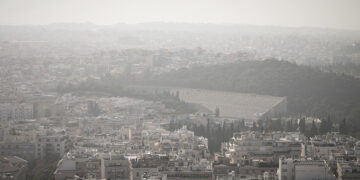 Aφρικανική σκόνη πάνω από την Αθήνα (φωτ. αρχείου: EUROKINISSI / Βασίλης Ρεμπάπης)
