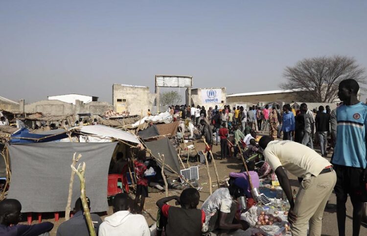 Εσωτερικά εκτοπισμένοι Σουδανοί σε καμπ της Ύπατης Αρμοστείας του ΟΗΕ για τους Πρόσφυγες (φωτ.: EPA / Amel Pain)
