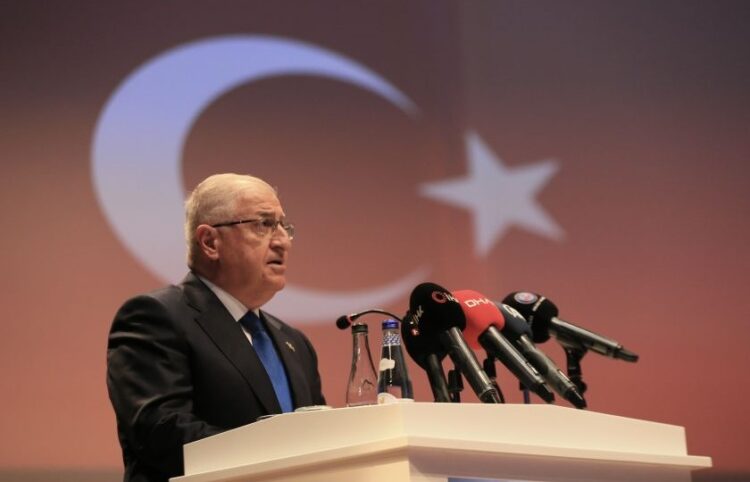 O υπουργός Άμυνας της Τουρκίας Γιασάρ Γκιουλέρ (φωτ.: ΤRT)