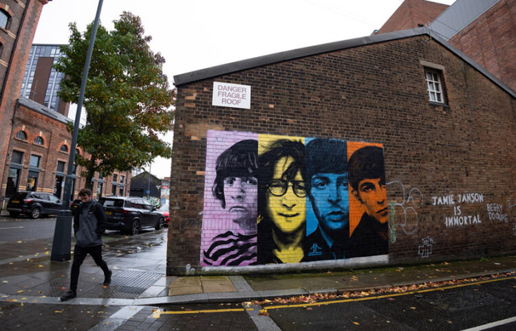 Τοιχογραφία των Beatles στο Λίβερπουλ (φωτ.: EPA / Adam Vaughan)