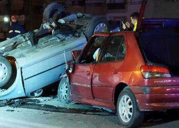 Τα δύο οχήματα που ενεπλάκησαν στο τροχαίο στην Περαία που είχε σαν αποτέλεσμα το θάνατο ενός 24χρονου και το σοβαρό τραυματισμό δυο δίδυμων αδελφών (Πηγή φωτ.: facebook.com/groups/thermaikoudromena/Μπάμπης Ζαμπίδης)