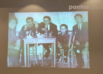 Μια από τις ιστορικές φωτογραφίες που προβλήθηκαν στην εκδήλωση (φωτ.: Ρωμανός Κοντογιαννίδης)