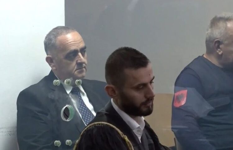 Ο Φρέντι Μπελέρης στην αίθουσα του δικαστηρίου στα Τίρανα (φωτ. αρχείου: glomex)