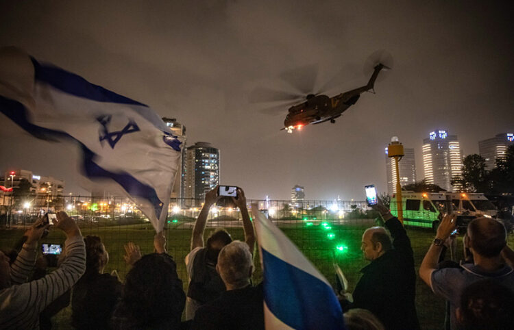 Απελευθέρωση ομήρων στο Ισραήλ (φωτ.: EPA / Christophe Petit Tesson)