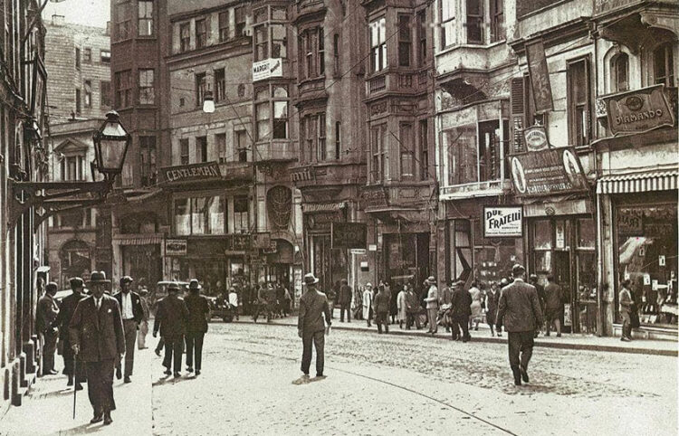 Κωνσταντινούπολη, 1942 (φωτ.: facebook / Tarihi İstanbul Fotoğrafları Arşivi)