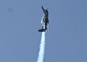 Αεροπορική επίδειξη στον Φλοίσβο του Παλαιού Φαλήρου (φωτ.: EUROKINISSI / Τατιάνα Μπόλαρη)