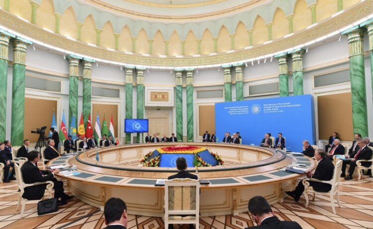 Στιγμιότυπο από τις εργασίες της Συνόδου Κορυφής του Οργανισμού Τουρκικών Κρατών στην Αστάνα του Καζακστάν (φωτ: ΕΡΑ/Γραφείο Τύπου της Προεδρίας του Αζερμπαϊτζάν)