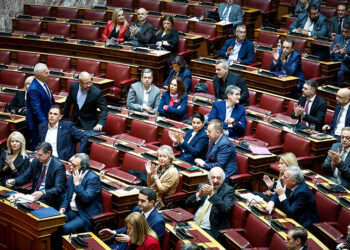 Τα έδρανα του ΣΥΡΙΖΑ στη Βουλή (φωτ.: EUROKINISSI / Γιώργος Κονταρίνης)