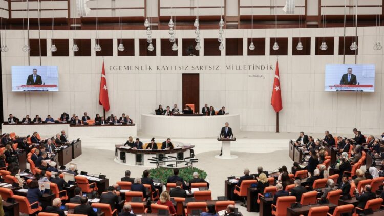 Ο Τούρκος ΥΠΕΞ Χακάν Φιντάν σήμερα στην τουρκική Εθνοσυνέλευση (φωτ.: twitter.com/HakanFidan)