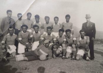 Η πρώτη ποδοσφαιρική ομάδα του Πανοράματος (φωτ.: Αρχείο Θεόδωρου Λαζαρίδη)